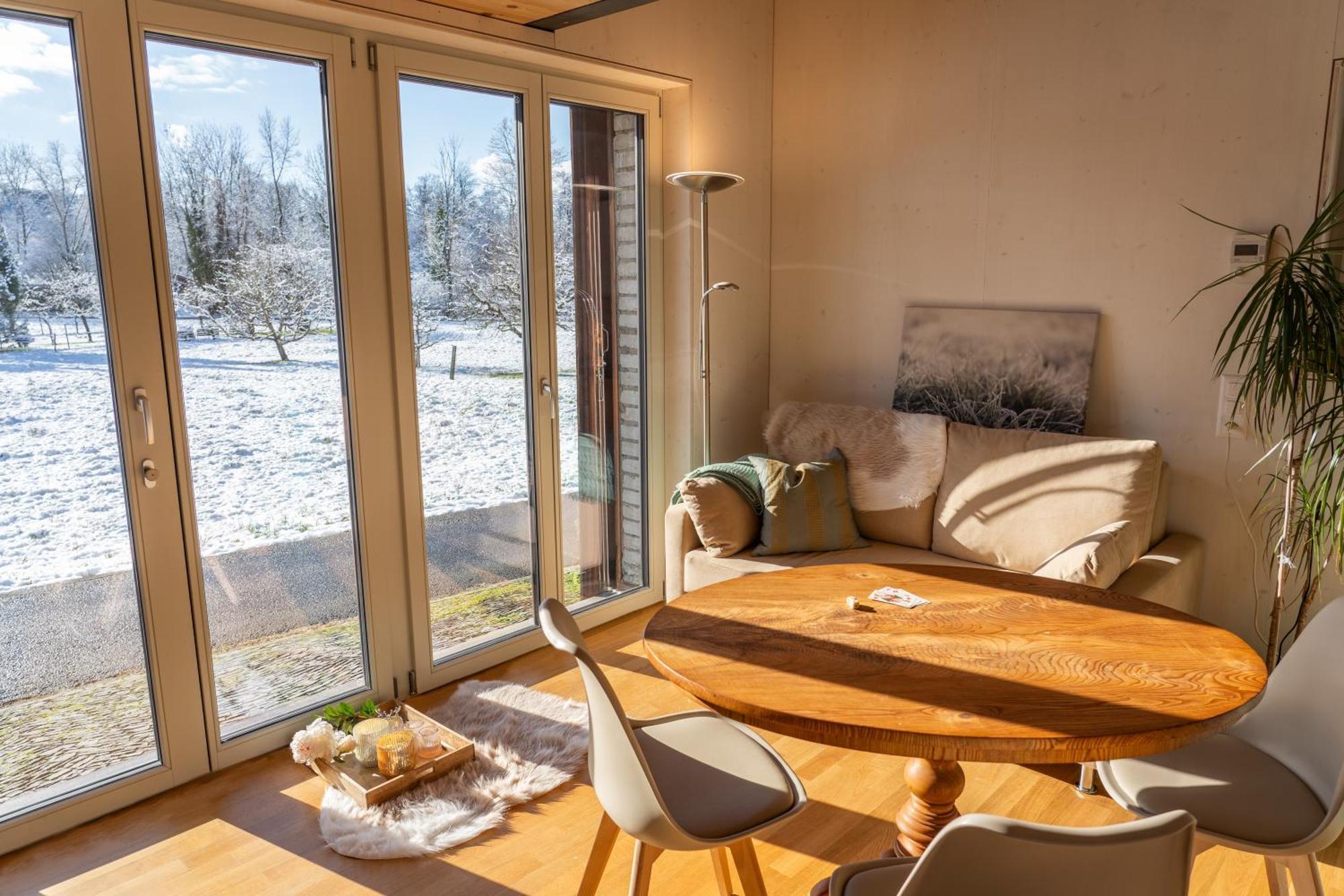 Tiny House Chez Claudine - Relaxen, Workspace, Naehe Thermen, Netflix, Free Parking & Wifi 布鲁格 外观 照片
