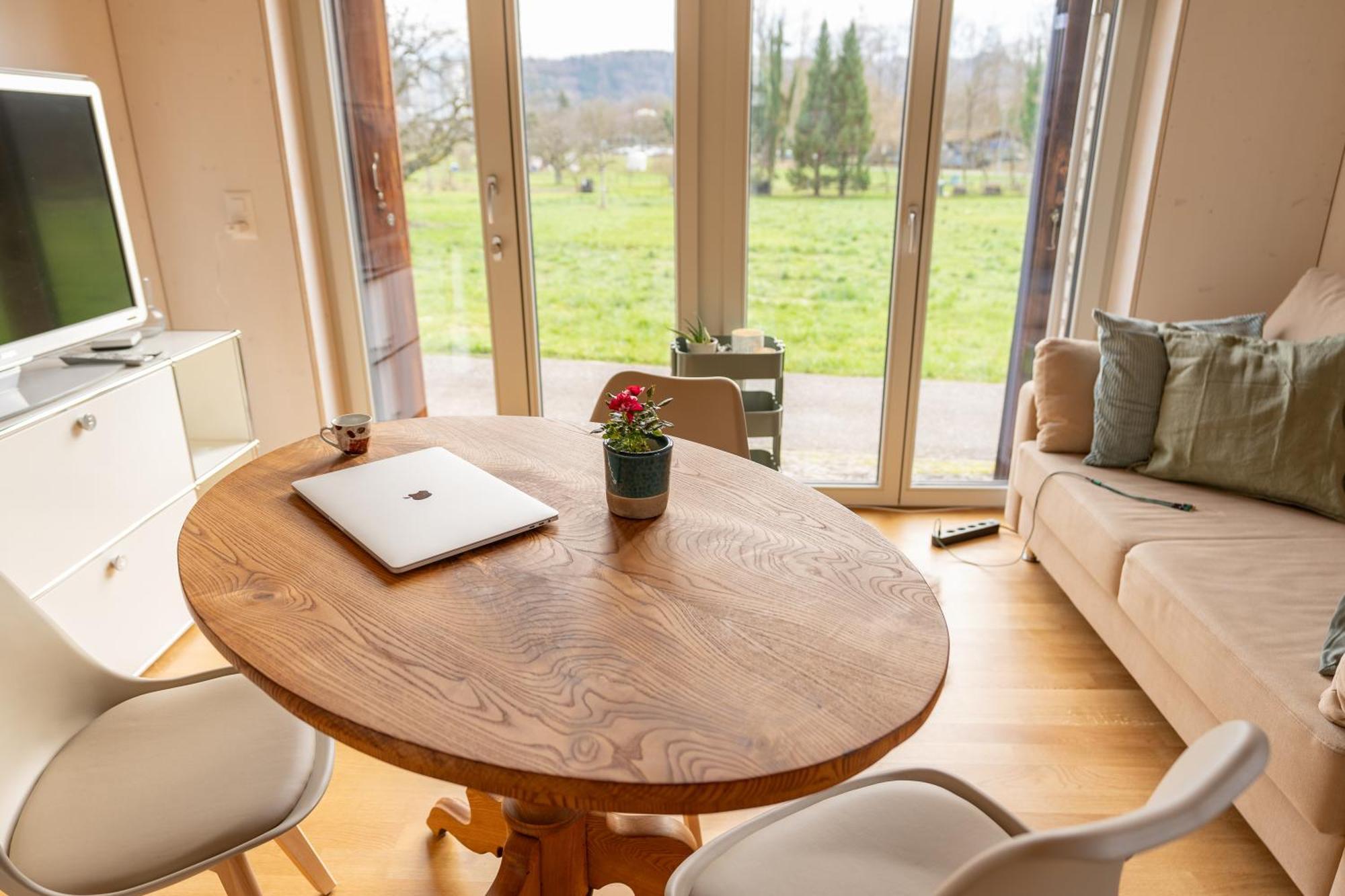 Tiny House Chez Claudine - Relaxen, Workspace, Naehe Thermen, Netflix, Free Parking & Wifi 布鲁格 外观 照片