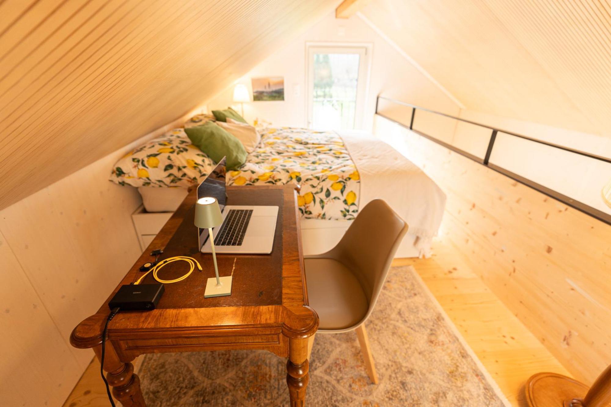 Tiny House Chez Claudine - Relaxen, Workspace, Naehe Thermen, Netflix, Free Parking & Wifi 布鲁格 外观 照片